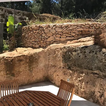 Dimora Delle Tonnare بيت ضيافة