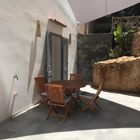 بيت ضيافة Dimora Delle Tonnare 4*