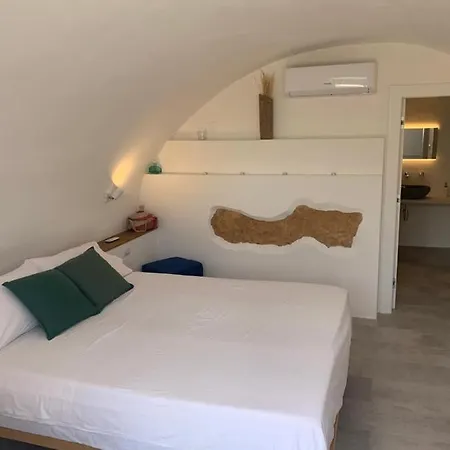 Dimora Delle Tonnare بيت ضيافة 4*